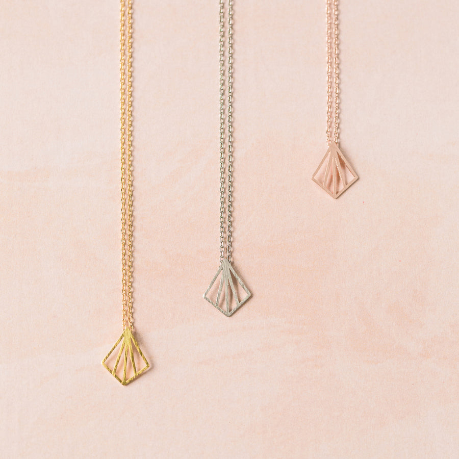 prysm-necklace-adel-rosegold-montreal-canada