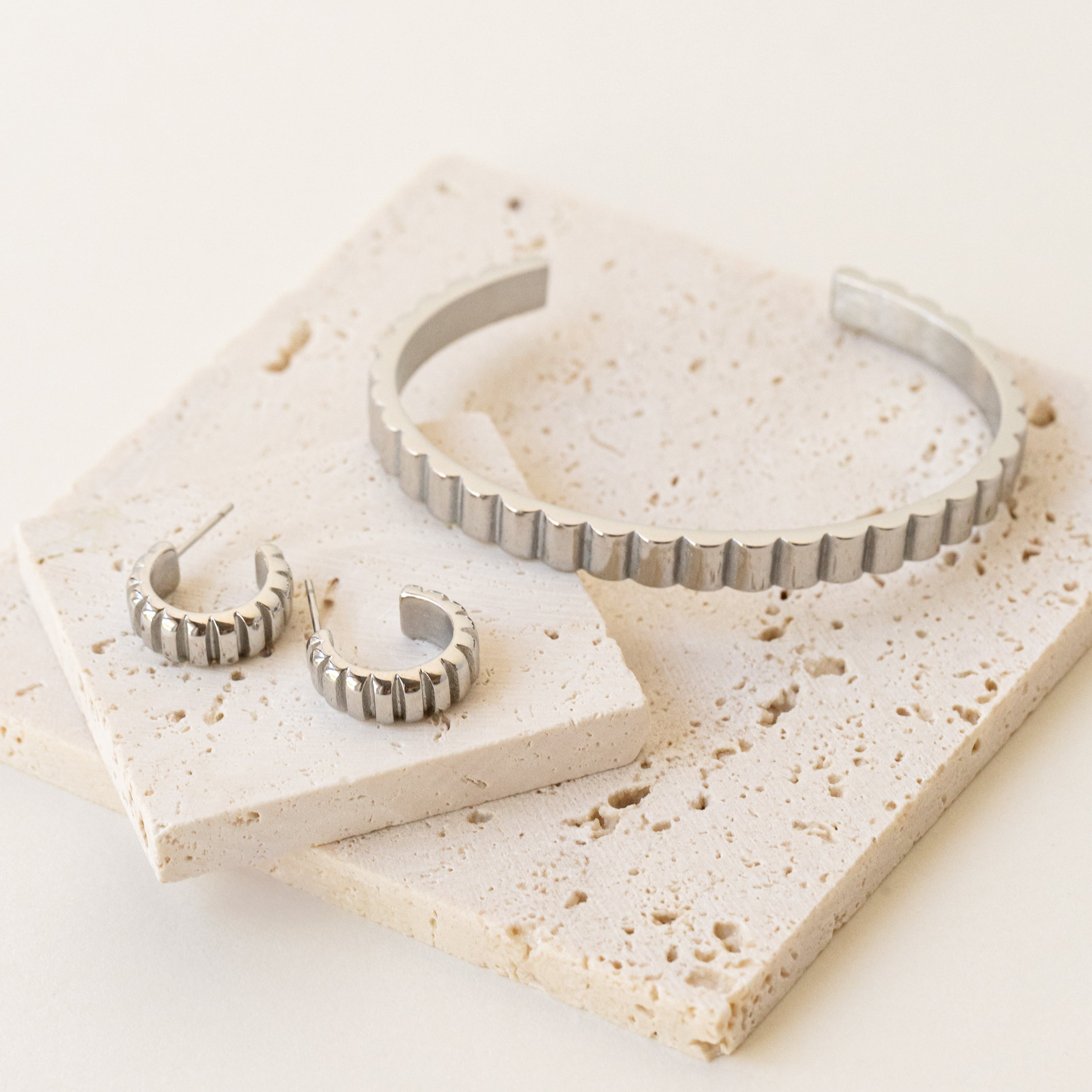 Web-Prysm-Bray-bracelet-silver-argent-bijoux-jewelry-montreal-quebec-canada-cadeau-gift-femme-women-minimalist-delicate-delicat-tendance-trendy