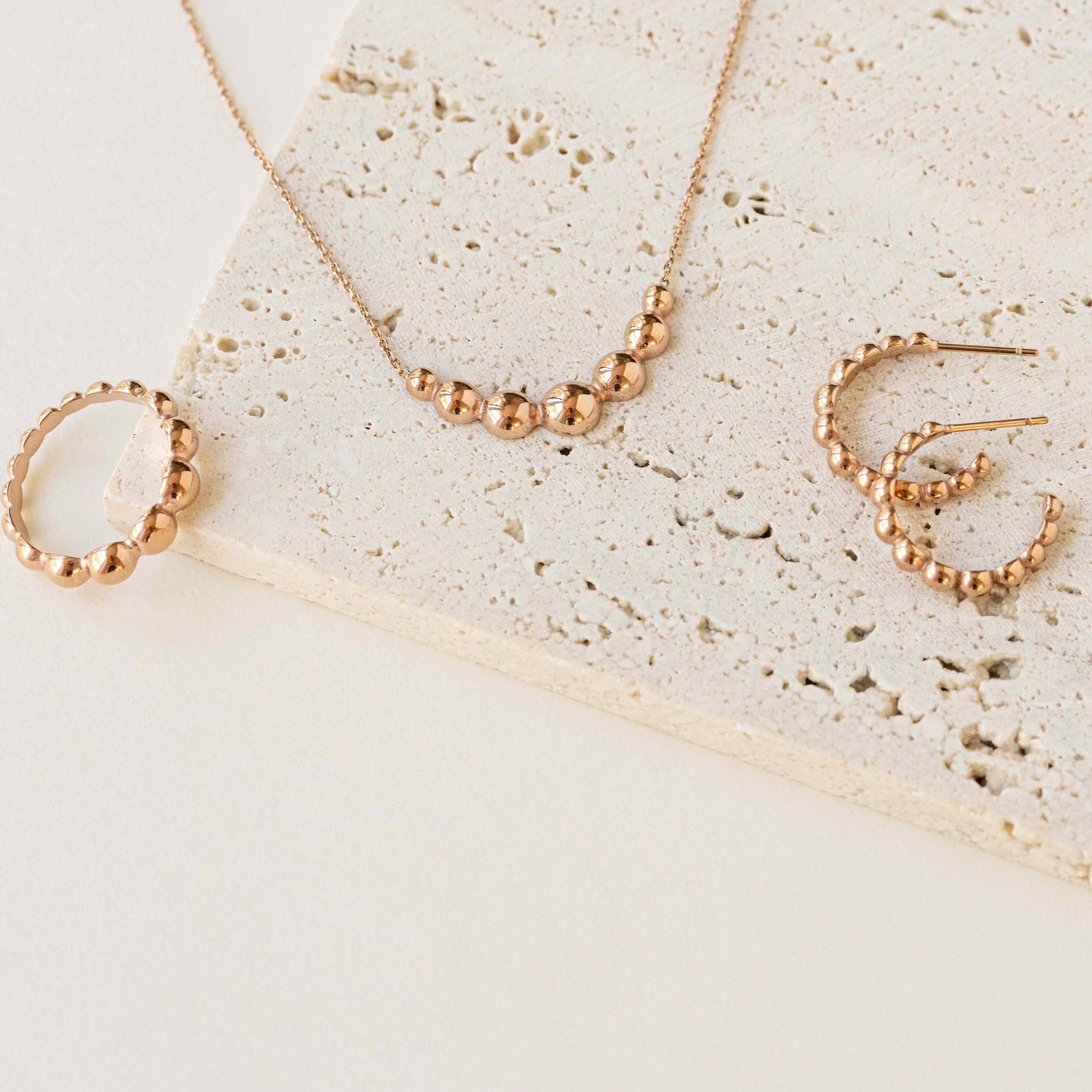 Web-Prysm-Sana-Earrings-Boucles-rose-gold-bijoux-jewelry-montreal-quebec-canada-cadeau-gift-femme-women-minimalist-delicate-delicat-tendance-trendy-bubble