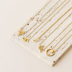 Web-Prysm-moon-Necklace-Collier-doré-gold-bijoux-jewelry-montreal-quebec-canada-cadeau-gift-femme-women-minimalist-delicate-delicat-tendance-trendy