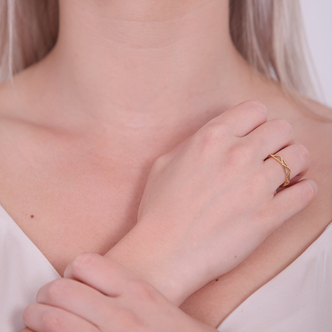 prysm-ring-clara-gold-montreal-canada