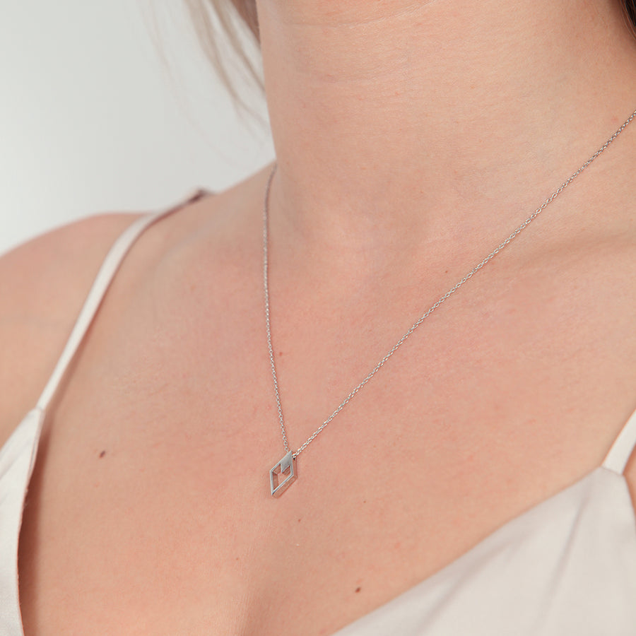 prysm-necklace-denisa-silver-montreal-canada